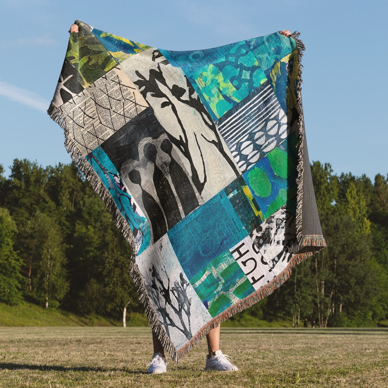 Rocky Coast Home Decor Woven Blanket